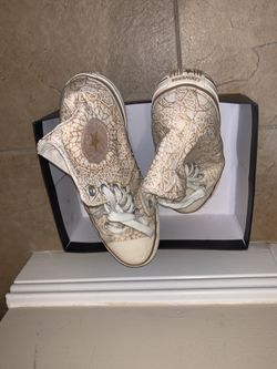 Ladies Converse 10