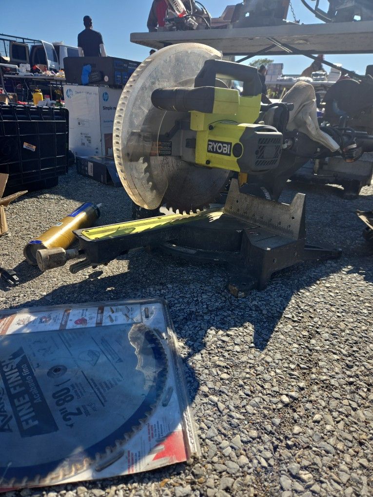 Ryobi Saw
