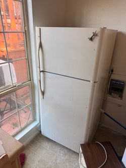 White Top-Freezer Refrigerator
