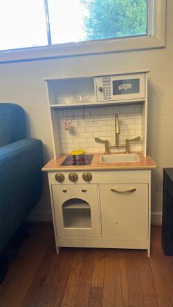Play Kitchen