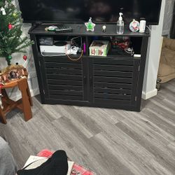 Corner TV Stand