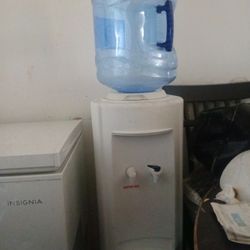 Water Dispenser 