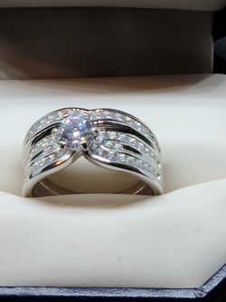 Traditional wedding ring set