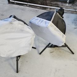 Portable light stands with softbox diffusers