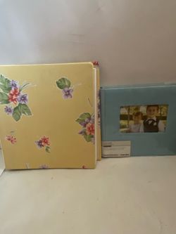 Vintage Waverly Gibson “Field of Flowers” and blue photo albums