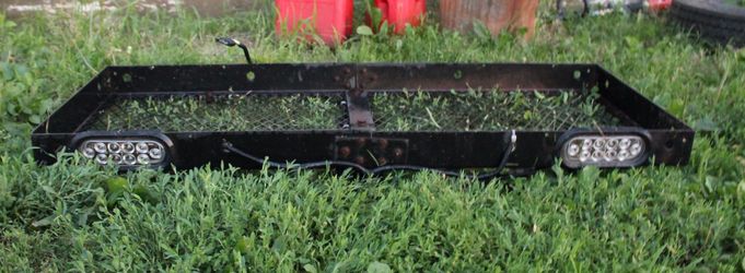 Cargo carrier