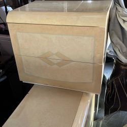 Furniture Dressers Tables 