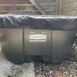 100 Gallon Rubbermaid Water Tank - Free