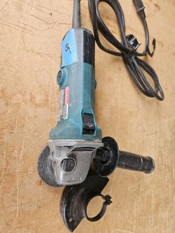Makita 9523NBH Angle Grinder