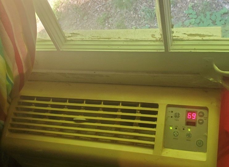 Excellent Working AC. Window Air Conditioner 