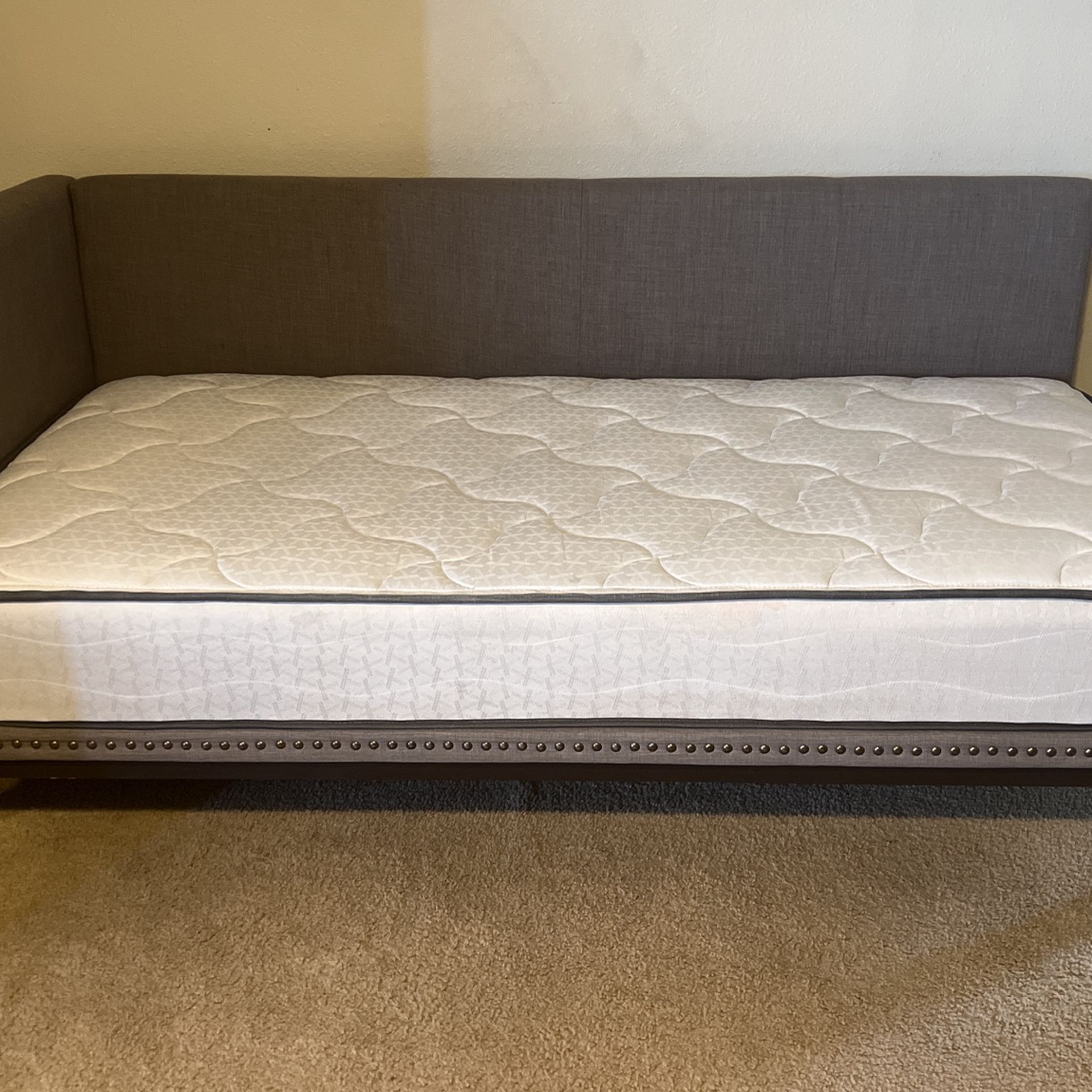Twin Bed/Couch