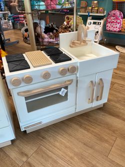 Milton & Goose Wooden Essential Play Kitchen