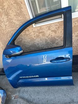 2018. Toyota tacoma. Doors. Parts