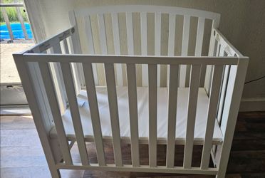 Mini Crib