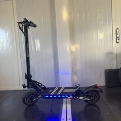 Dual-motor high-speed electric scooter