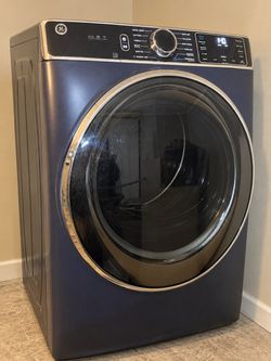 MOVING SALE  - Electric dryer brand GE