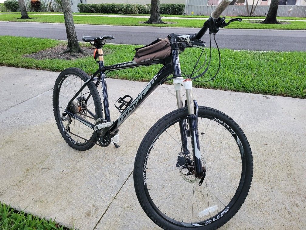 MOUNTAIN BIKE CANNONDALE TRAIL5