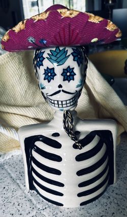 Skelly Decanter EMPTY $30