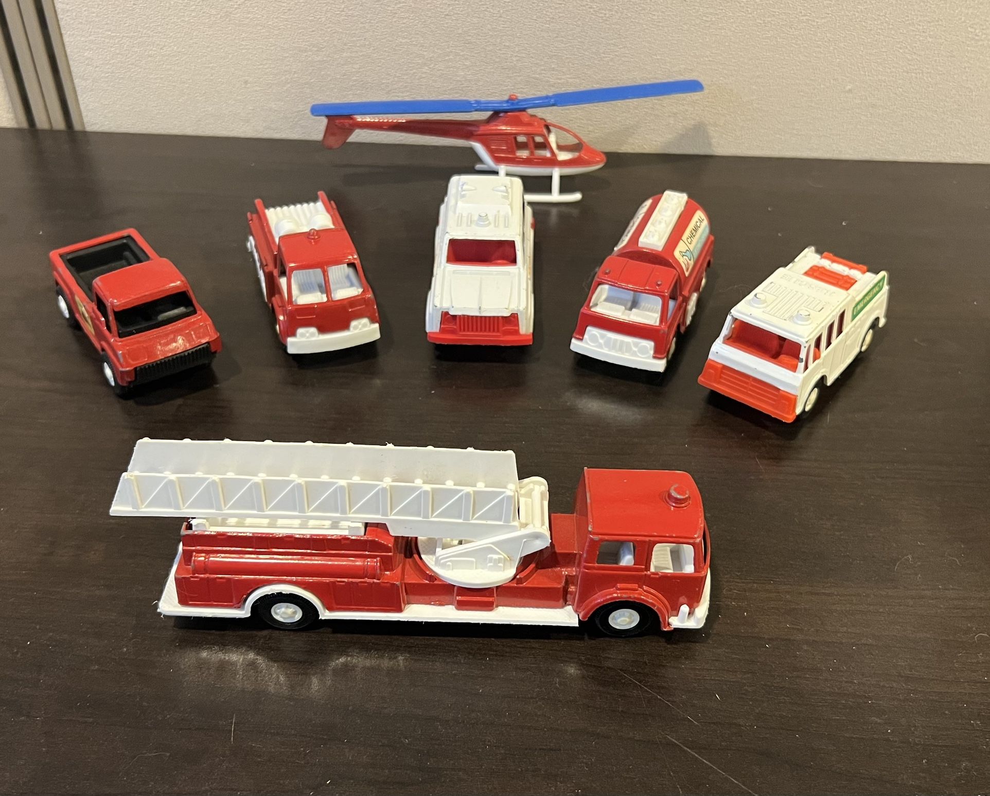 Vintage Tootsietoy 1975 Emergency Rescue 2 Playset Diecast Near Complete +