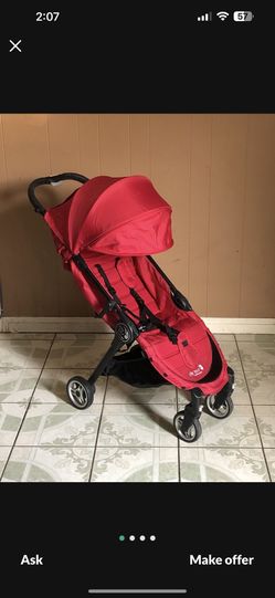 LIKE NEW BABY JOGGER STROLLER WITH CARRIER BAG!!!!