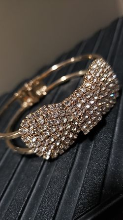 Bow bracelet gold