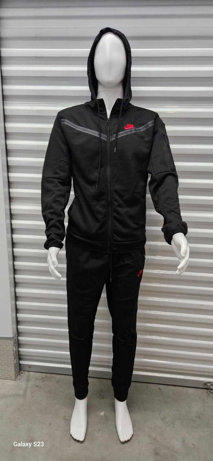 Nike Tech Amd More
