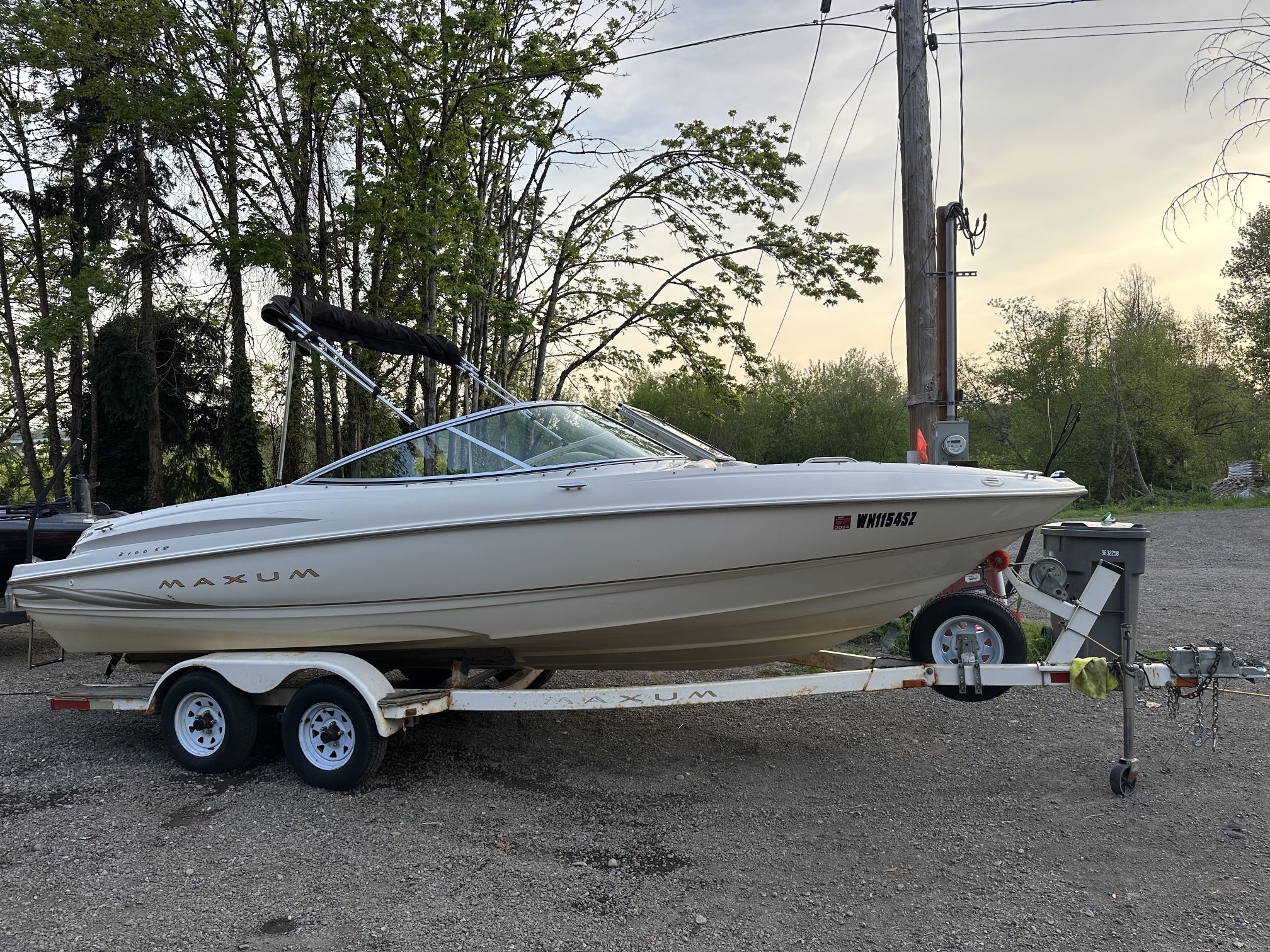 1999 Maxum 2100 SR Boat