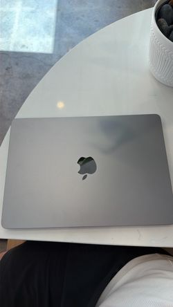 2022 Apple MacBook Air M2 Laptop Space Gray