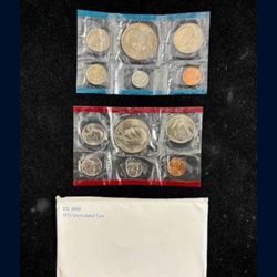 1975 U.S. Mint Set in OGP -- 12 TOTAL UNCIRCULATED COINS!