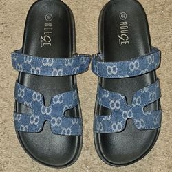 Sandals Size 6.5 (23.5 cm)