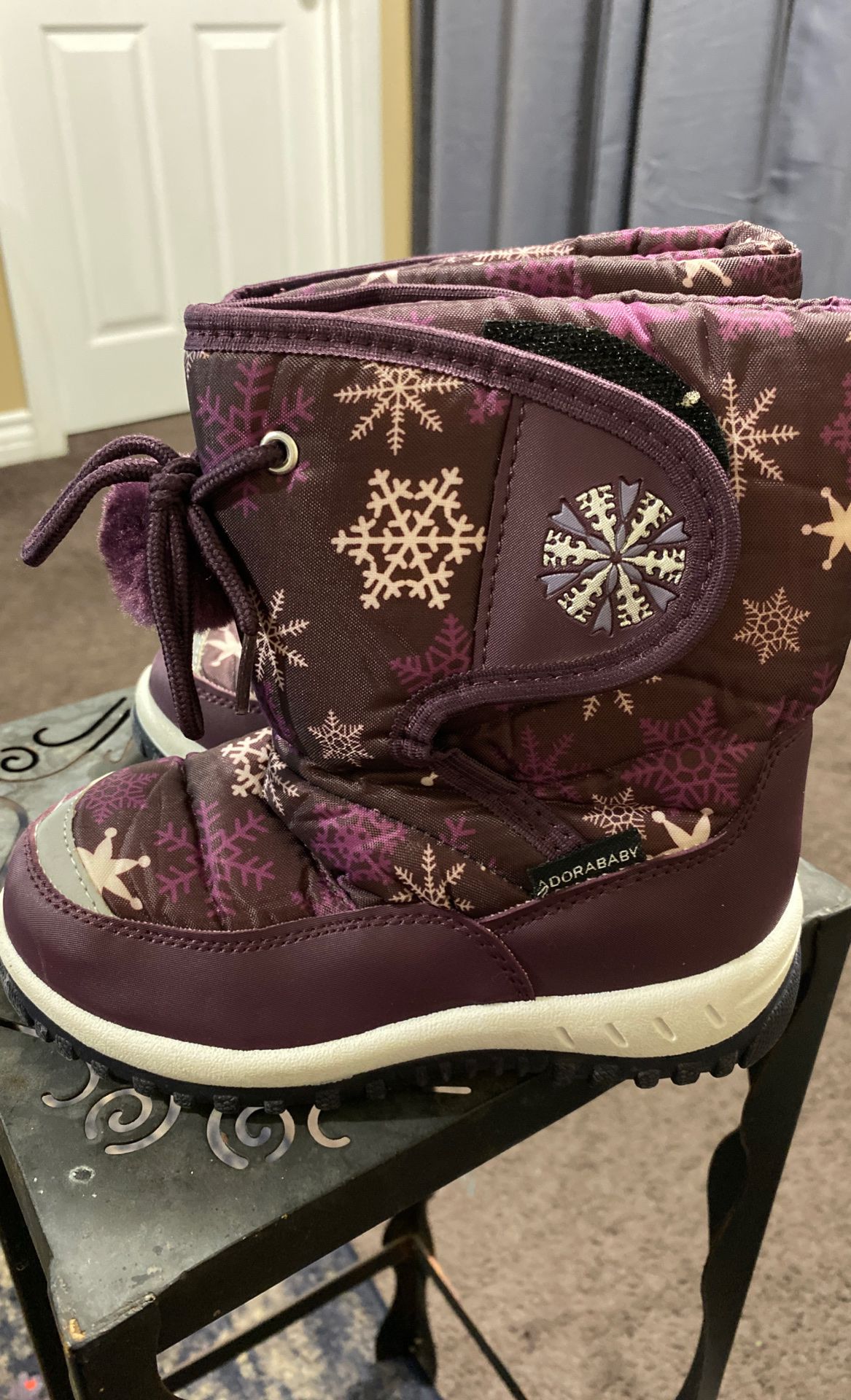 Toddler Girl Size 11 (28) Snow boots Adorababy