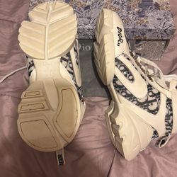 Women’s Sneakers