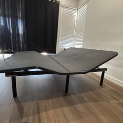 California King Sleepy’s Signature Adjustable Base