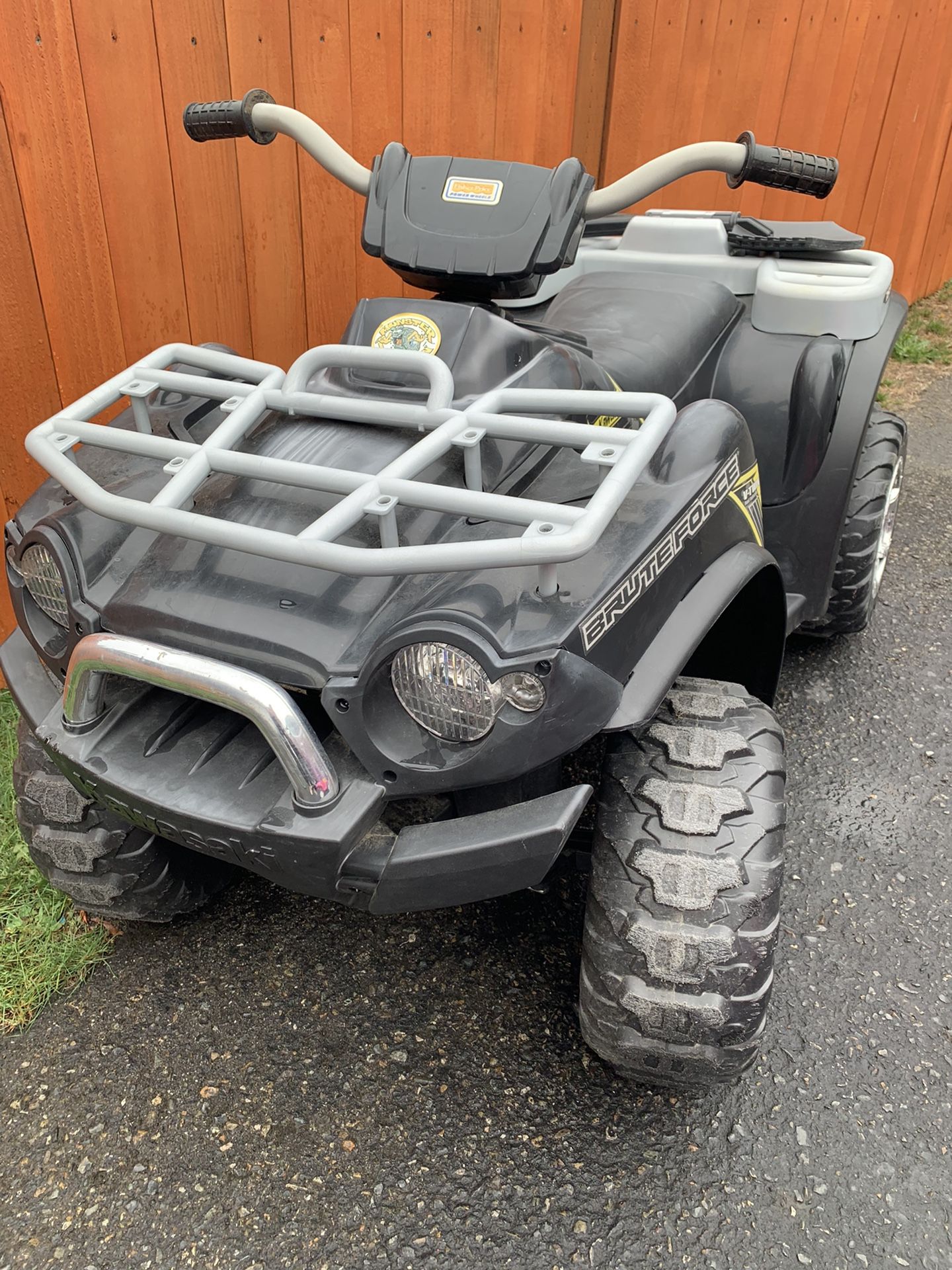 Power Wheels Kawasaki Brute Force Atv