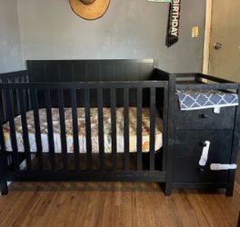 Sorelle Essex Crib & Changer