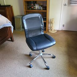 Like New Serta Office Chair