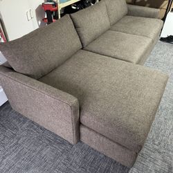 Crate And Barrel Sectional Couch Free Delivery 