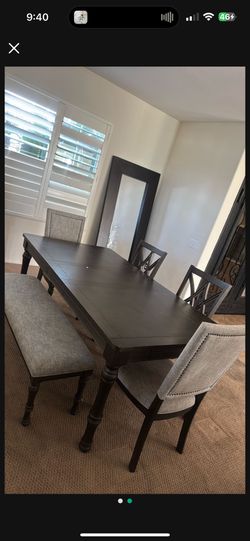 Dinning Table
