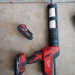 Milwaukee Adhesive Gun With Charger And 2 Batteries 