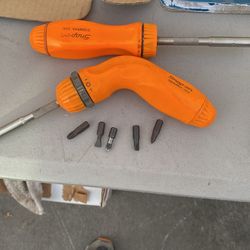 screw drivers