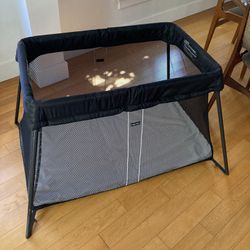 Baby Bjorn Portable Crib