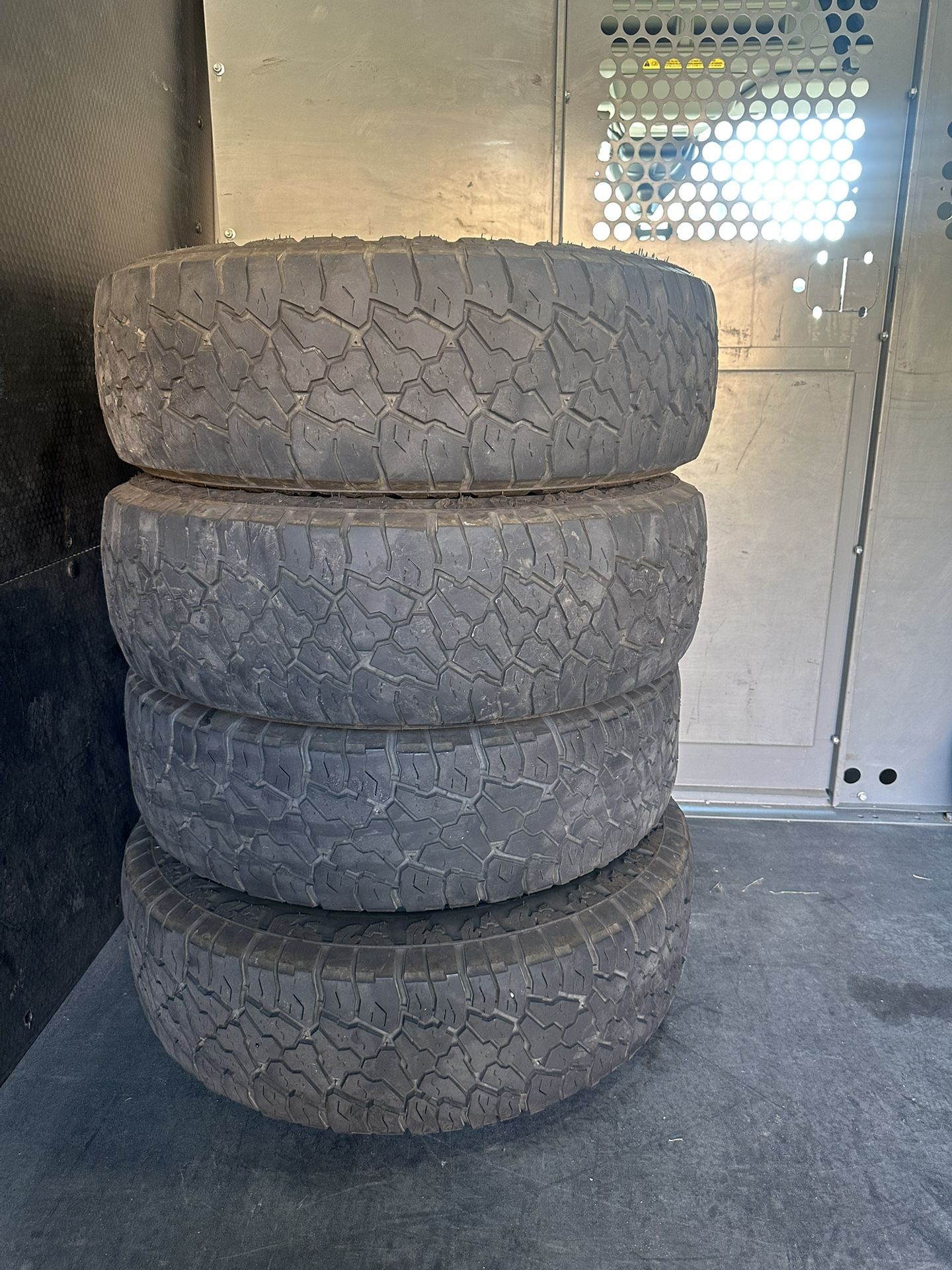 Tires Lt225/75 R16
