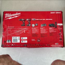 M18 Hammer drill And impact driver Kit. 