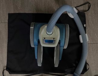 Robotic Pool Cleaner with Hose