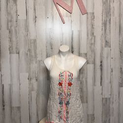 Fun & flirt white blouse size medium
