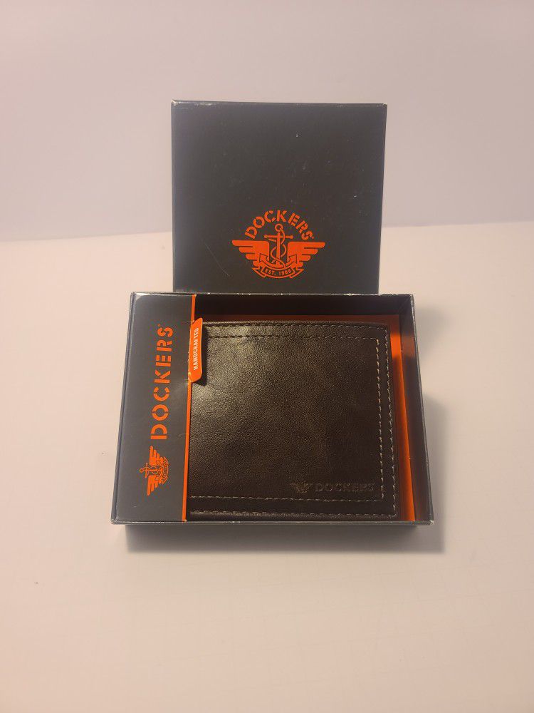 Dockers Men's Dark Brown Bifold Passcase Wallet Handcrafted 31DP220020 (I-F4)