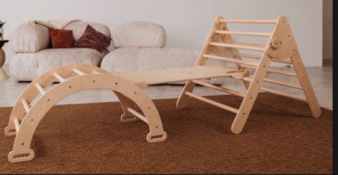 Wood and hearts triangle Montessori climbing set