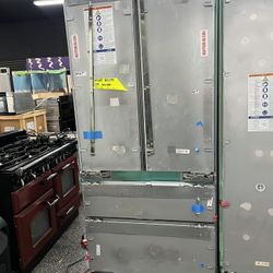 New 4 Door Built In Thermador Panel Ready 36” Fridge Internal Water