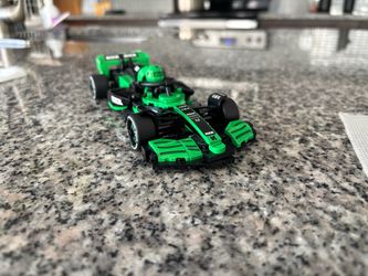 LEGO Speed Champions KICK Sauber F1 Team C44
