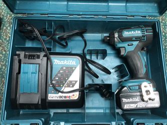 Impact Drill, Tools-Power Makita W/Charger & Battery in Case